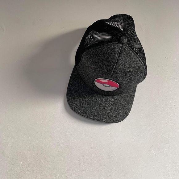 Pokemon Pokeball Emblem Trucker Snapback Kids Hat - Picture 2 of 12